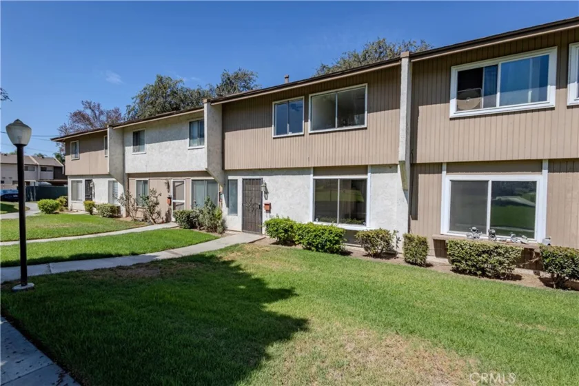 3485 Columbia photo 2