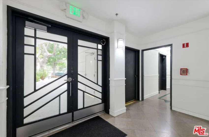 1401 S Bentley Avenue #202 photo 28