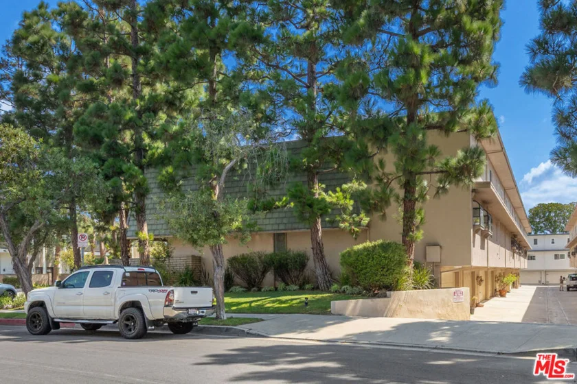 4751 La Villa Marina #A photo 1