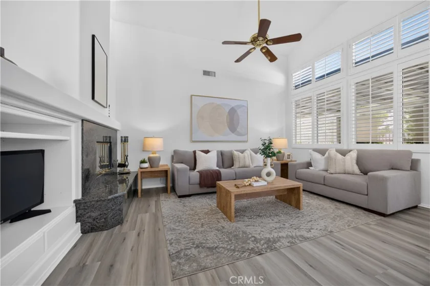 40221 Colony photo 3