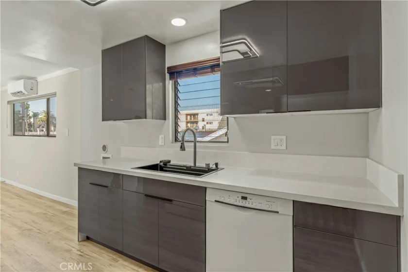 401 W 5th Street #3B photo 15
