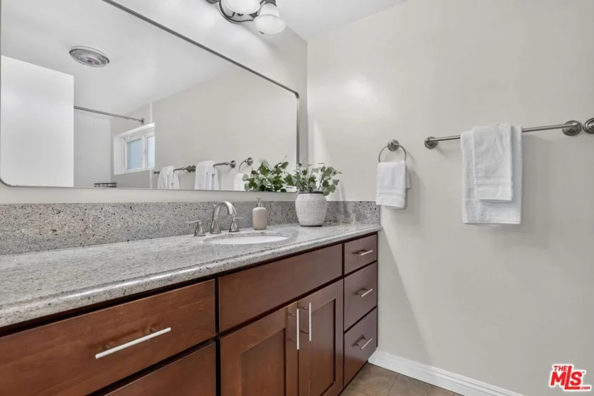 2677 Centinela Avenue #401 photo 26
