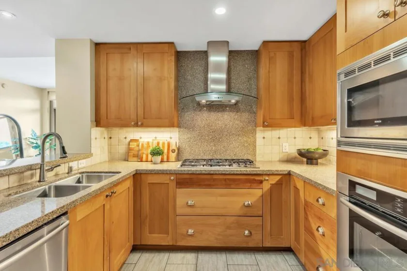 700 W E Street #1905 photo 8