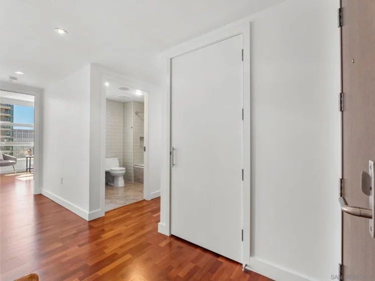 1325 Pacific Hwy #2302 photo 18