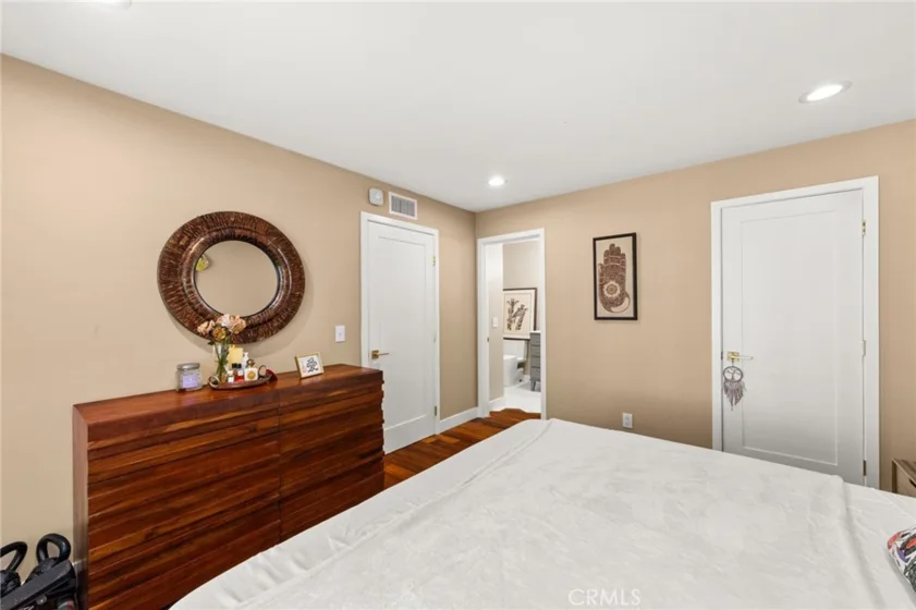 3860 Amberly Drive #F photo 20