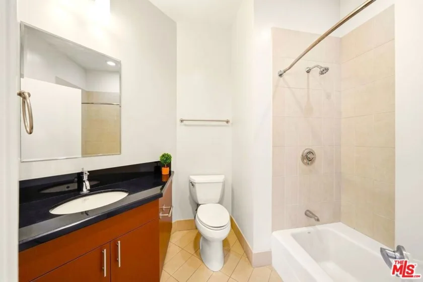 3810 Wilshire Boulevard #605 photo 9