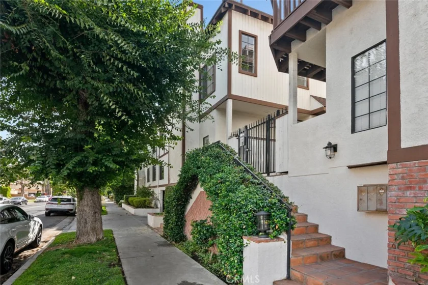 14014 Milbank Street #6 photo 1