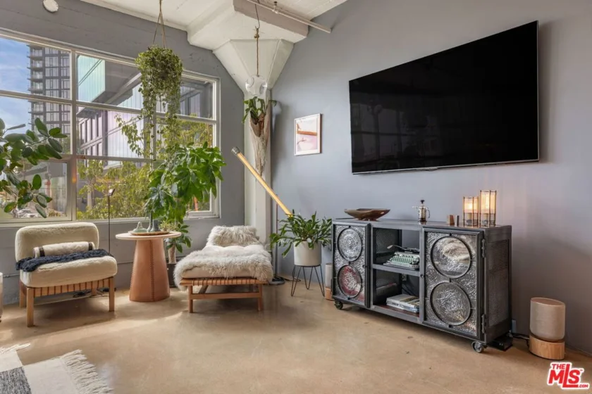 530 Molino Street #213 photo 17