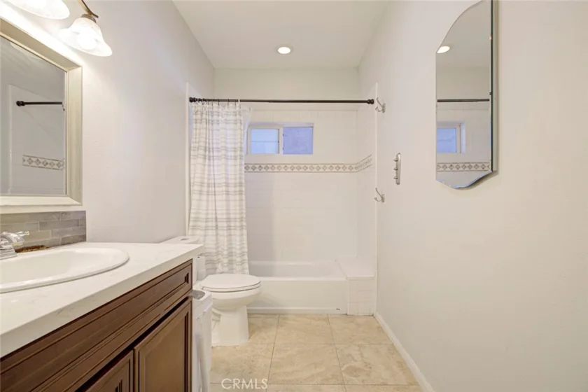 11124 Burbank Boulevard #101 photo 26