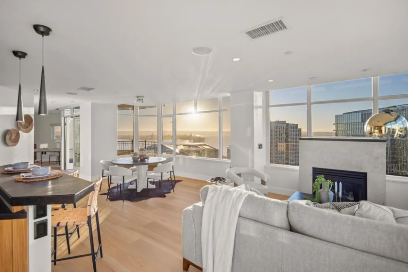 700 W Harbor #2101 photo 19