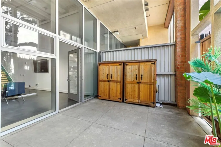 120 S Hewitt Street #6 photo 17