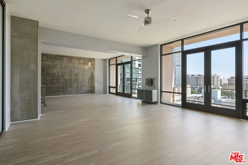 1111 S Grand Avenue #1211 photo 2