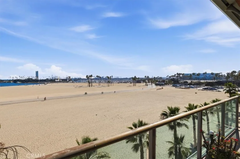 1000 E Ocean #402 photo 26