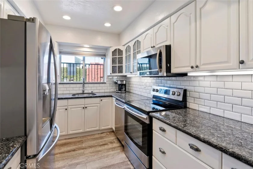15248 Dickens Street #102 photo 14