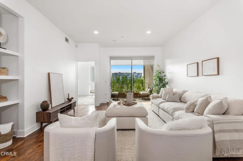 4211 Redwood Avenue #211 photo 1
