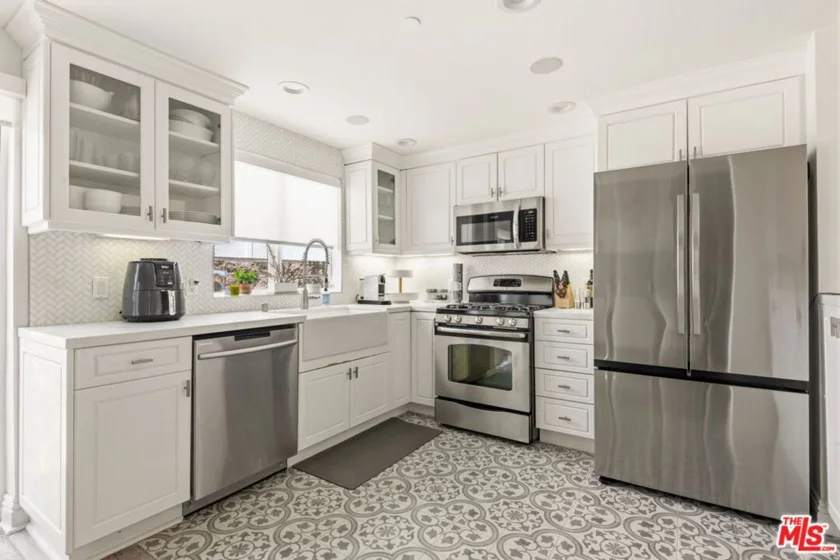 1010 N Curson Avenue #101 photo 3