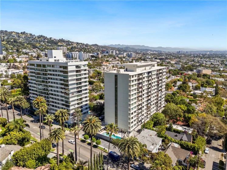 818 N Doheny #308 photo 32