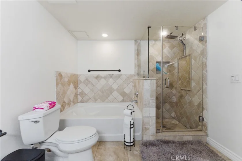 4733 Elmwood Avenue #203 photo 26