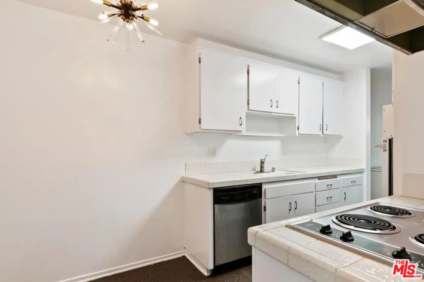 927 N Kings Road #107 photo 8