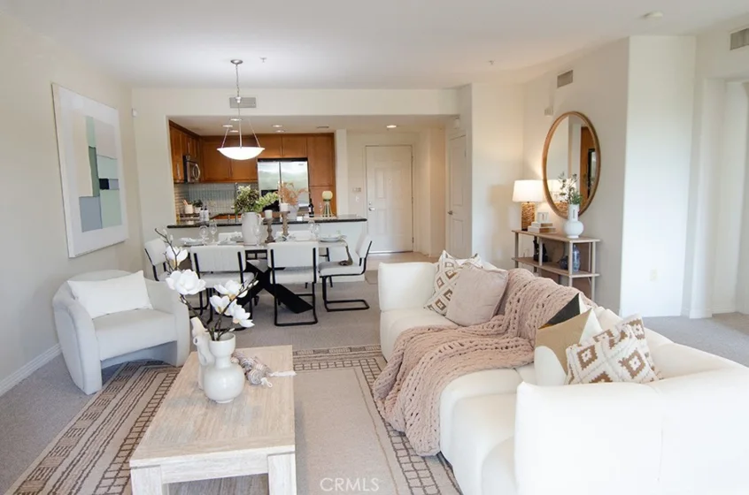 931 E Walnut Street #316 photo 3