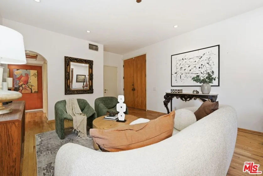612 S Barrington Avenue #213 photo 23