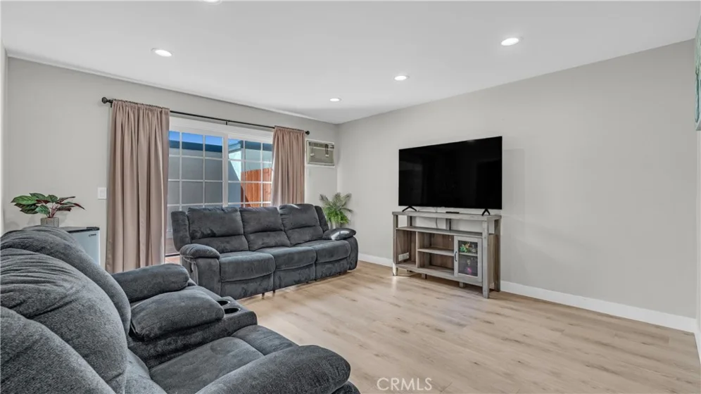 11074 Kibbins Circle photo 6