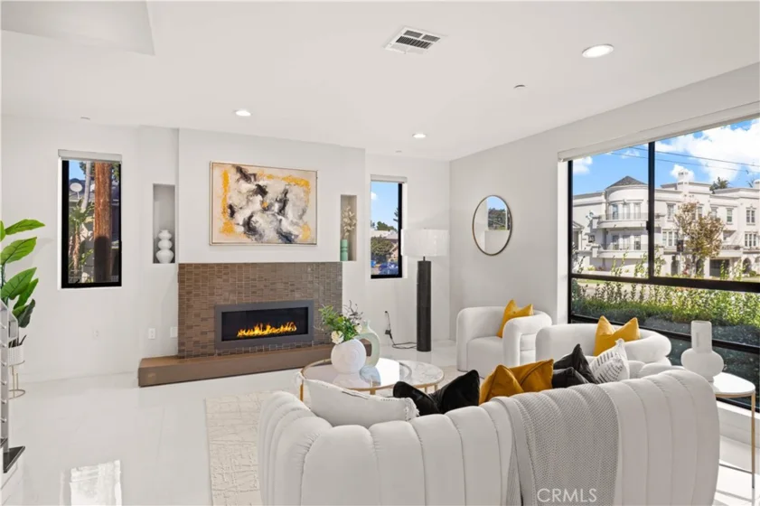 4485 Hazeltine Avenue #1 photo 10