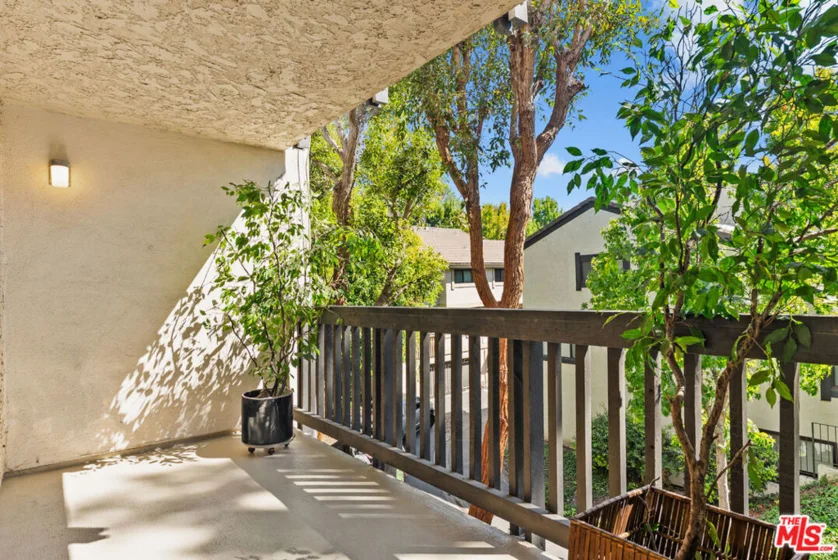8207 Raintree Circle photo 7