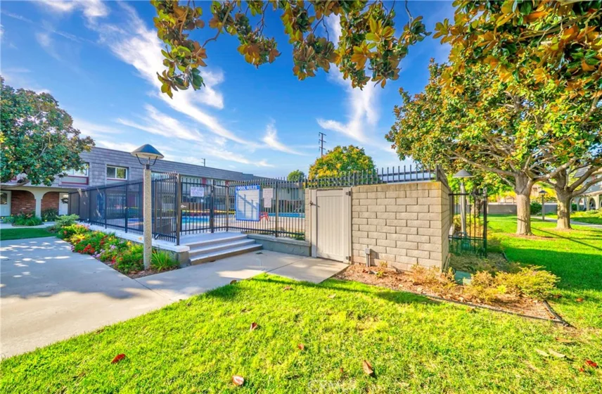 4657 Larwin photo 23