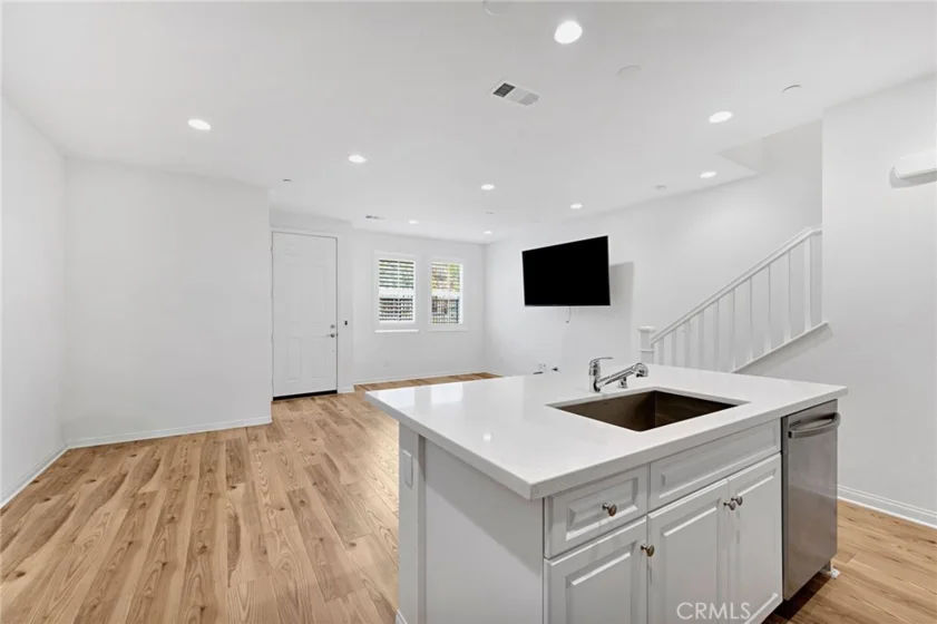 10765 Graphite Street photo 7