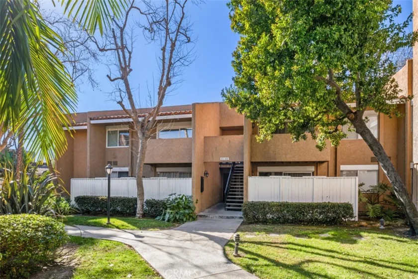 1101 W Macarthur Boulevard #304 photo 1