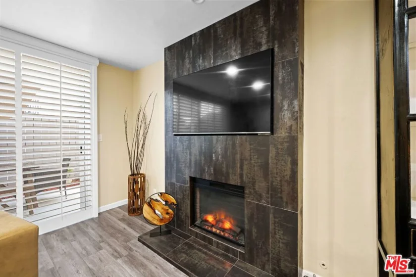 5951 Canterbury Drive #20 photo 4