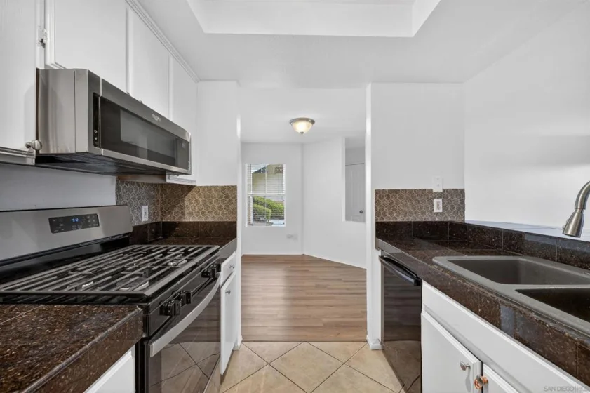 2063 Lakeridge Circle #101 photo 4