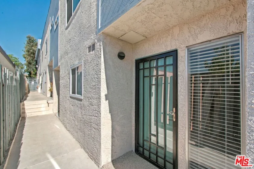 534 E Hazel Street #6 photo 1