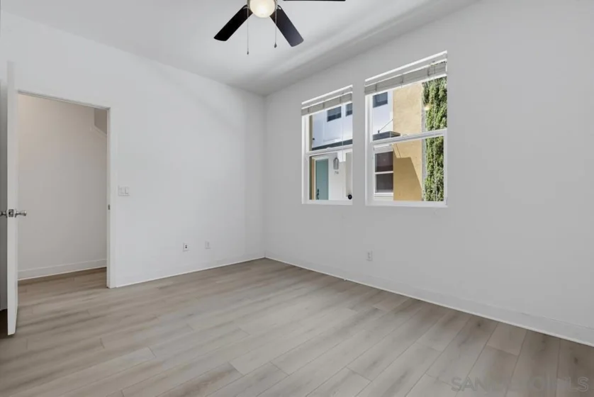 745 Shoreline Road photo 43