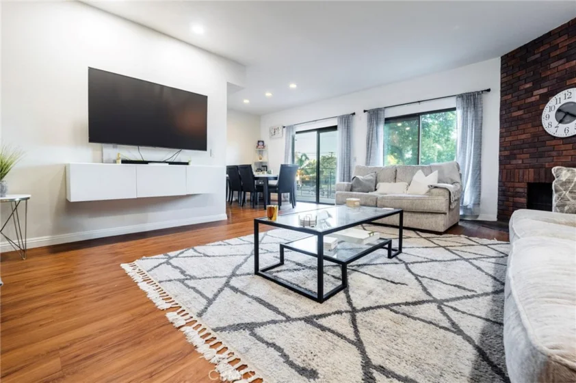7515 Winnetka Avenue #103 photo 1