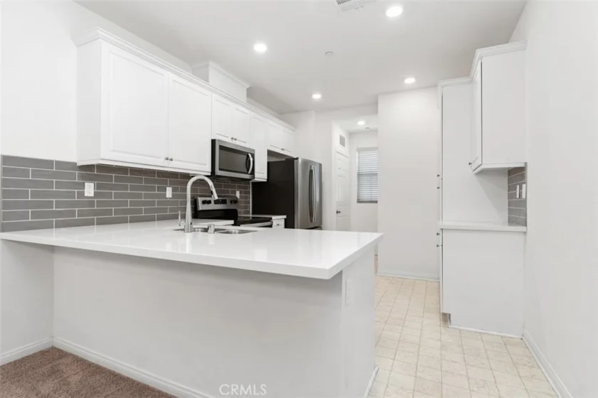 784 N Ethan photo 8