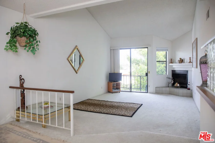 6323 Reseda Boulevard #44 photo 3