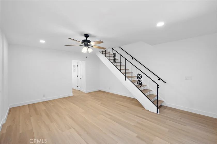 655 W 6th #A photo 5