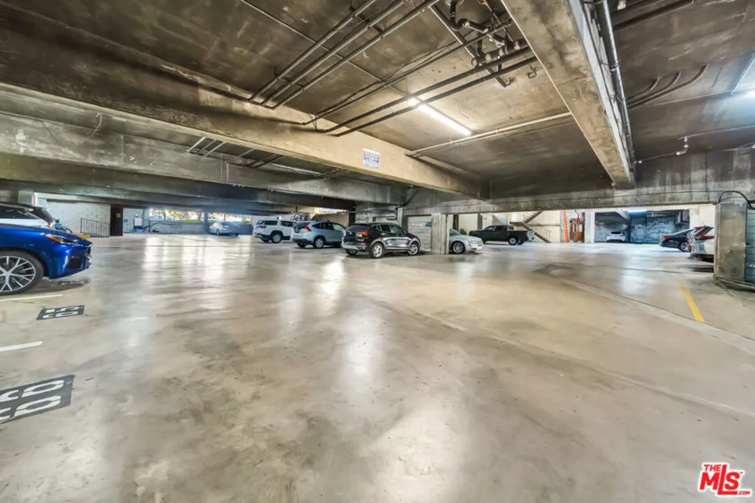 5600 Kensington Way #3 photo 31