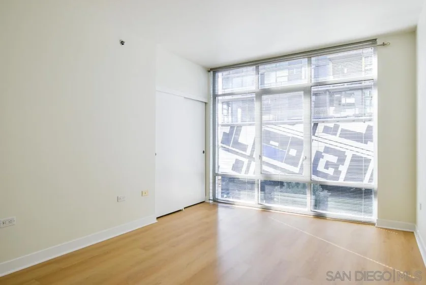 425 W Beech Street #408 photo 17