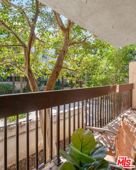 950 N Kings Road #106 photo 12