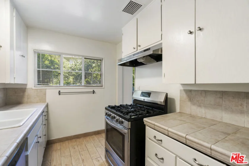 5165 Village photo 15
