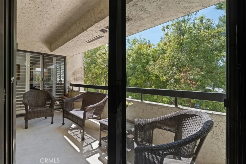 21650 Burbank #203 photo 19