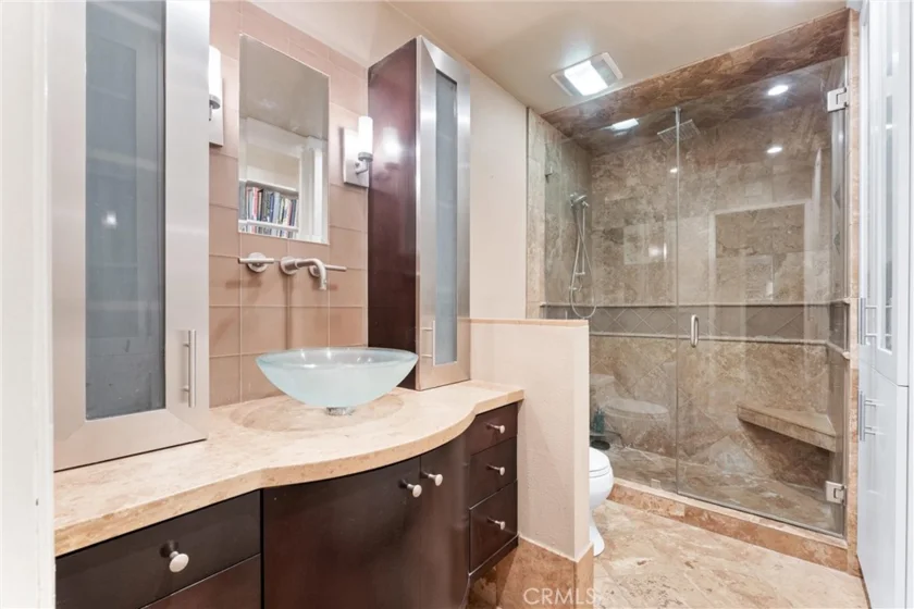 1061 Park Avenue photo 15