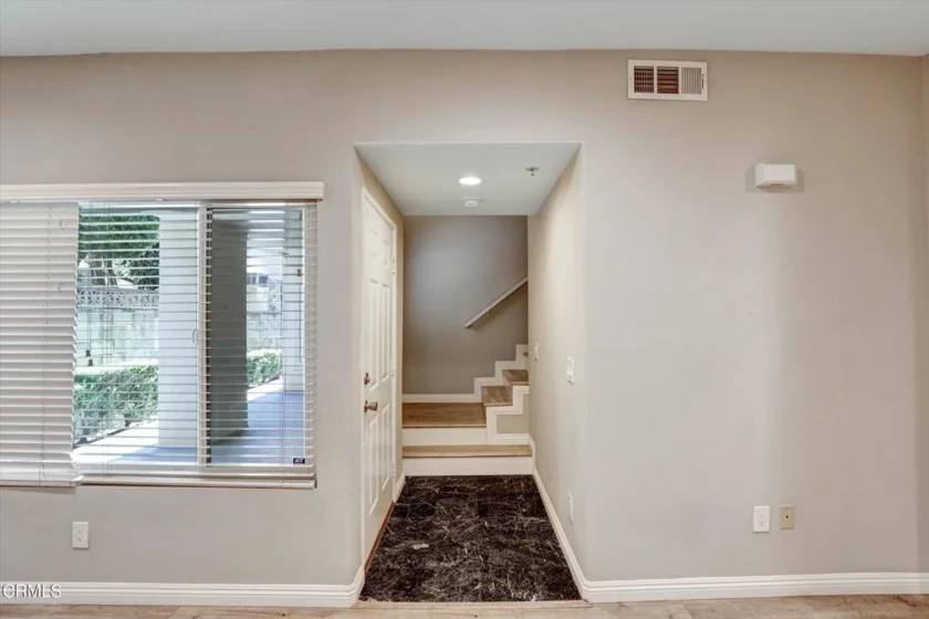 719 E Tujunga #D photo 23
