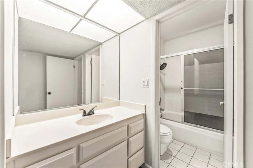 985 S Idaho Street #40 photo 19