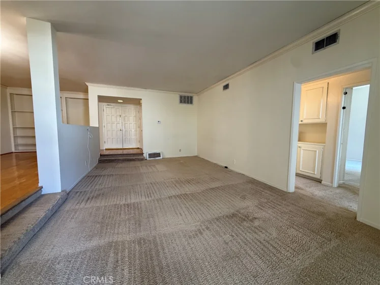 14144 Dickens #310 photo 3