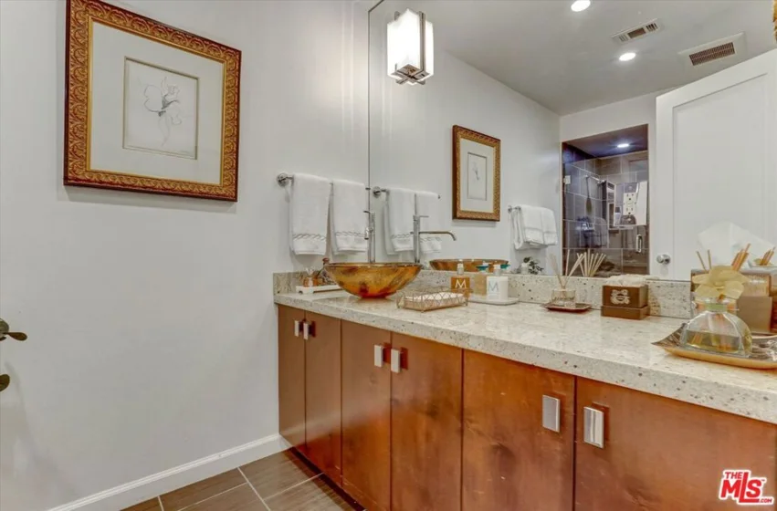 148 S Crescent Drive #101 photo 22