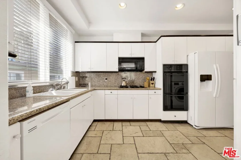 11952 Montana Avenue #303 photo 17